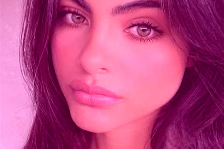 Stella, 36, a red dark-eyed indian companion based in Noyant. Offering CIM, Overnight, BDSM. Available for incall and outcall, overnight bookings available.