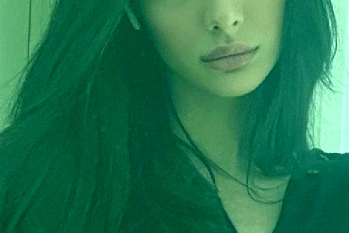 Stella, 37, a black dark-eyed middle eastern companion based in Salon. Offering Roleplay, GFE, A-Level. Available for incall and outcall, day and evening dates.