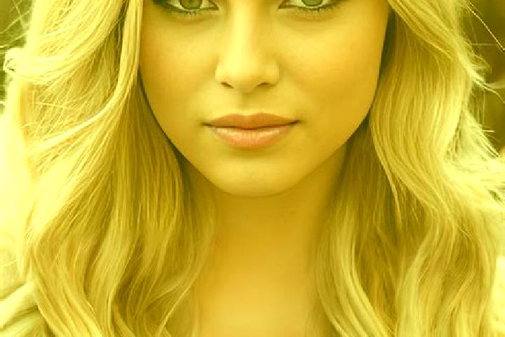 Stella, 37, a blonde green-eyed middle eastern companion based in Boboras. Offering Couples, OWO, Roleplay, Deep French Kissing, A-Level. Available for incal...