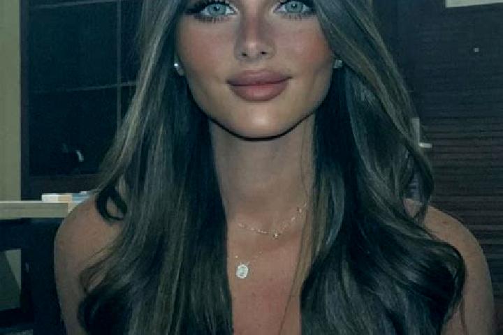 Stella, 37, a brunette dark-eyed mixed companion based in Ayr. Offering Overnight, Tantra, Prostate Massage. Available for incall and outcall, day and evenin...