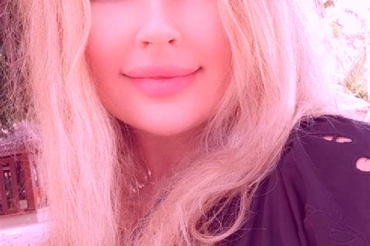 Stella, 37, a dark blonde dark-eyed european companion based in Xiaohebian. Offering BDSM, Tantra, GFE. Available for incall and outcall, day and evening dates.
