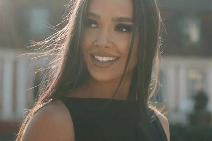 Stella, 37 — Escort in Loman, Romania