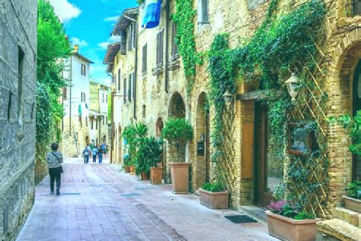Stella, 37 — Escort in San Gimignano, Italy