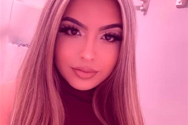 Stella, 38, a blonde brown-eyed latina companion based in Las Cortes. Offering Party Girl, Couples, Striptease, Travel Companion. Available for incall and ou...