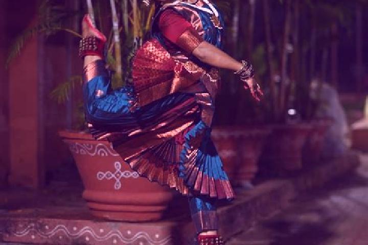 Stella, 38 — Escort in Ramavarappadu, India
