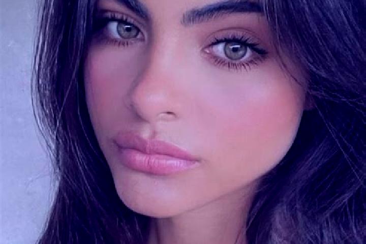 Stella, 39, a black hazel-eyed caucasian companion based in Cheriton Bishop. Offering 69, Massage, Overnight. Available for incall and outcall, day and eveni...