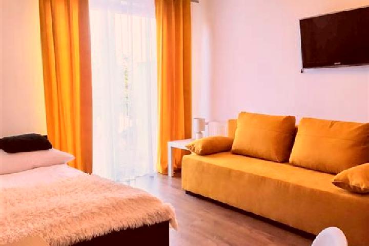 Stella, 39, a platinum blonde green-eyed slavic companion based in Jezov. Offering Overnight, BDSM, Party Girl, Domination, Erotic Massage. Available for inc...