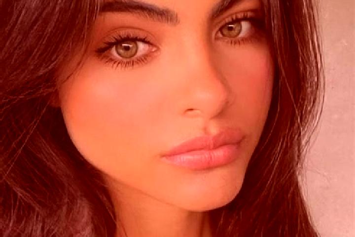 Victoria, 20, a brunette green-eyed indian companion based in Koboro. Offering Duos, Striptease, Domination. Available for incall and outcall, day and evenin...