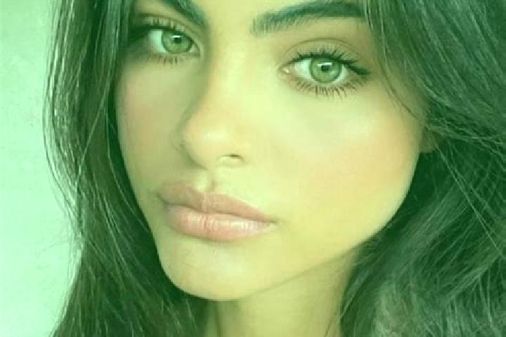 Victoria, 20, a brunette green-eyed indian companion based in Padiernos. Offering Couples, Fetish, Erotic Massage. Available for incall and outcall, overnigh...