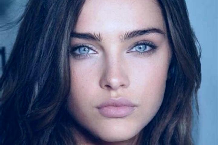 Victoria, 20, a brunette green-eyed indian companion based in Valea Ciorii. Offering Party Girl, Erotic Massage, Striptease. Available for incall and outcall...