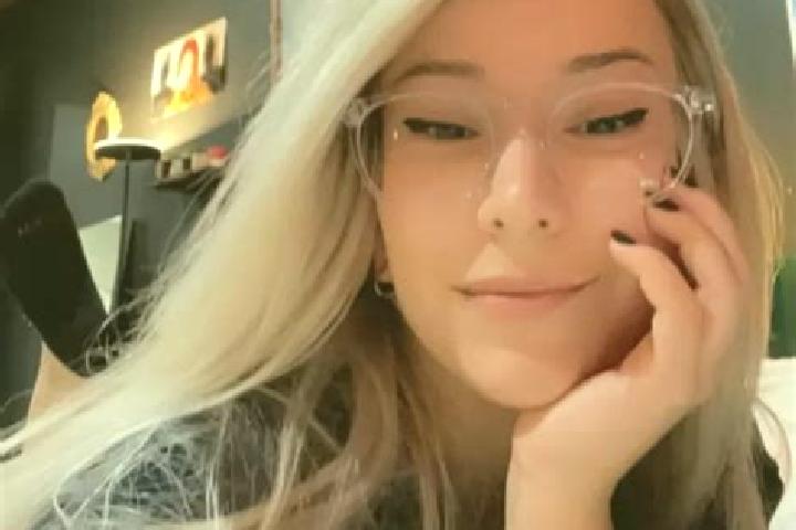 Victoria, 20, a dark blonde grey-eyed slavic companion based in Sant Feliu de Llobregat. Offering CIM, Striptease, Overnight. Available for incall and outcal...