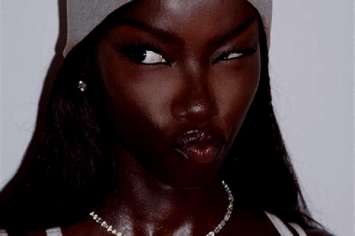 Victoria, 20 — Escort in Dambi, Angola