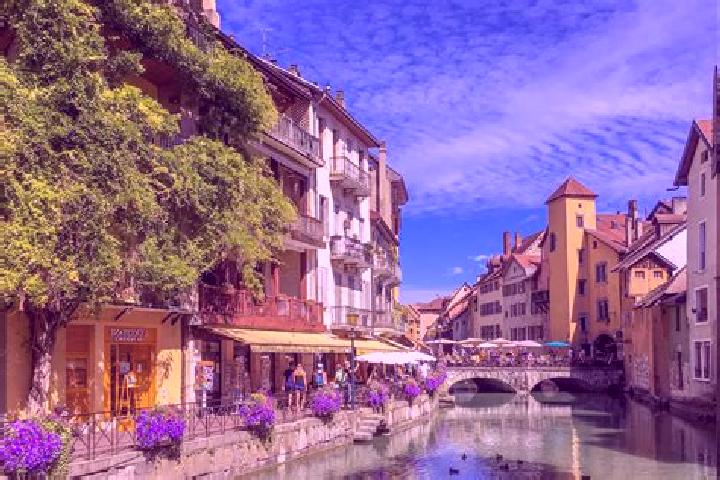 Victoria, 20 — Escort in Louchats, France