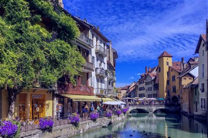 Victoria, 20 — Escort in Pomerols, France