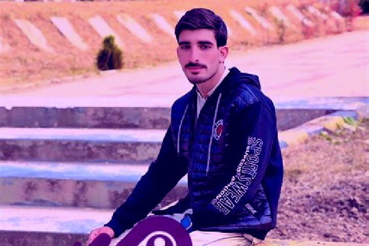 Victoria, 20 — Escort in Shah Manzar, Iran