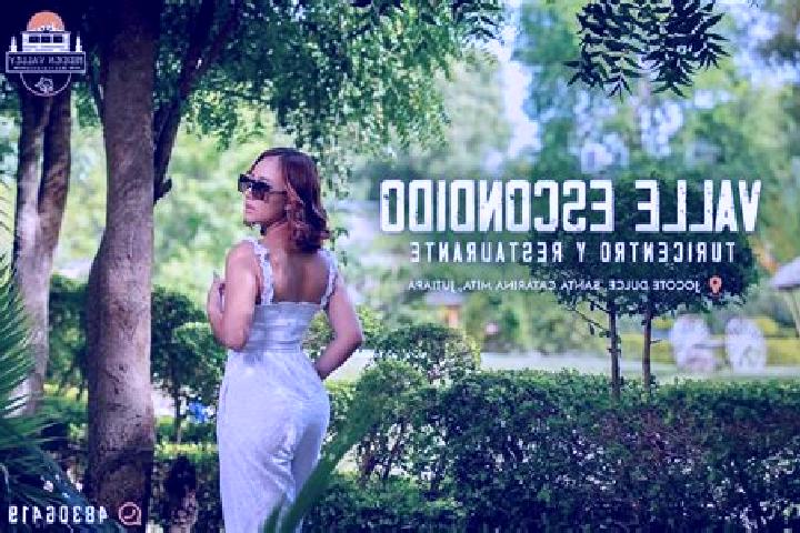 Victoria, 20 — Escort in Valle Escondido, Mexico