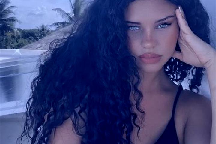 Victoria, 21, a black grey-eyed latina companion based in Buzdyak. Offering Erotic Massage, OWO, BDSM, Party Girl. Available for incall and outcall, overnigh...