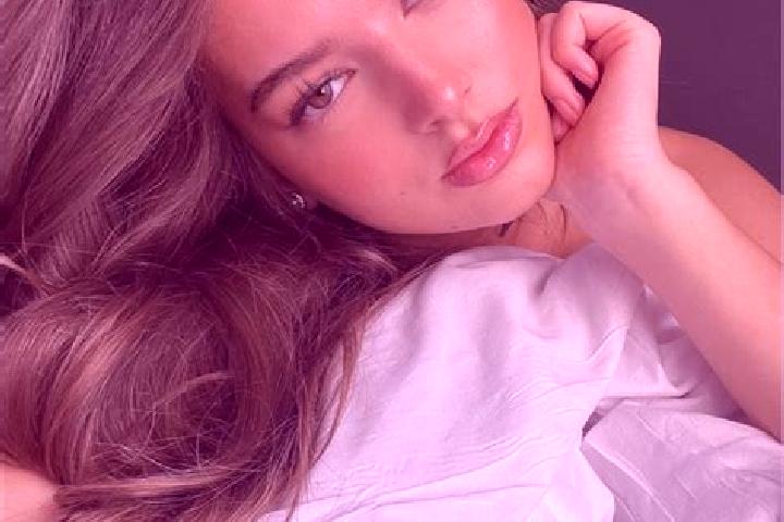 Victoria, 21, a chestnut hazel-eyed mixed companion based in George Town. Offering Travel Companion, Girlfriend Experience, Overnight, OWO, Tantra. Available...