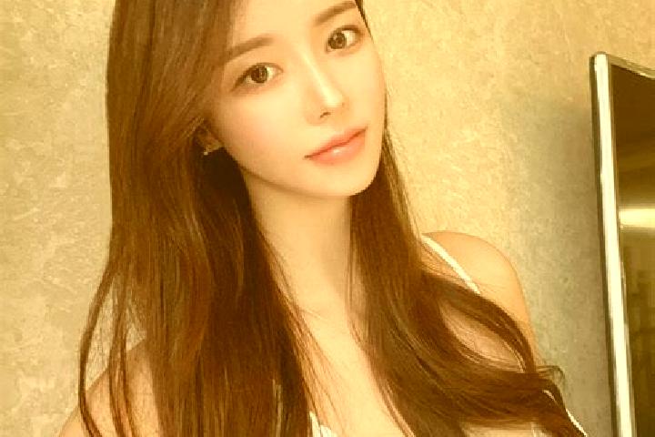 Victoria, 21 — Escort in Armaseni, Romania
