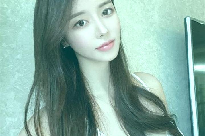 Victoria, 21 — Escort in Bayi awati, China