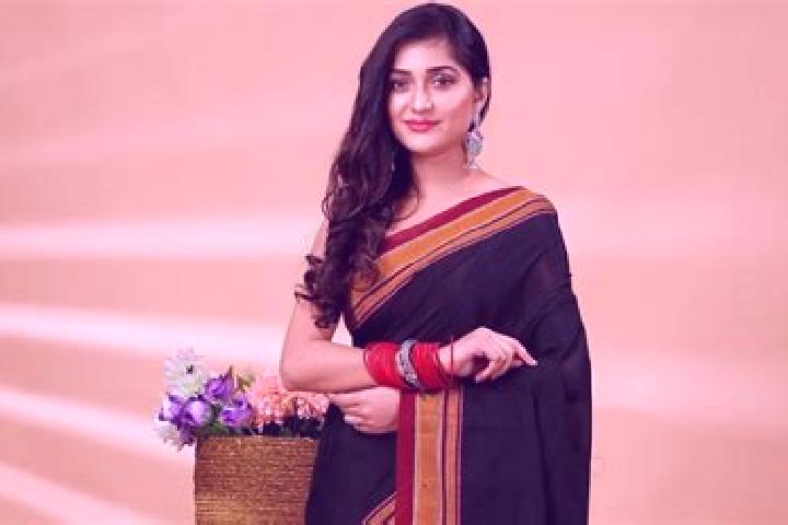 Victoria, 21 — Escort in Ilkal, India