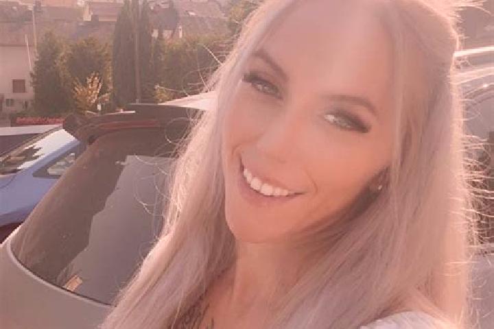 Victoria, 22 — Escort in Birlenbach, France