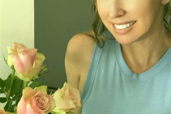 Victoria, 22 — Escort in Lewis Point, Canada