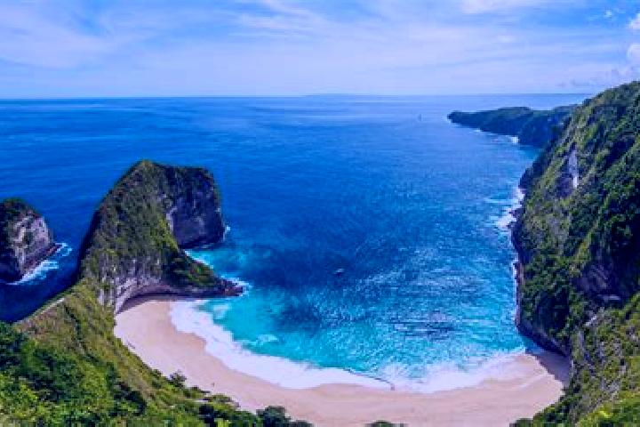 Victoria, 22 — Escort in Maruyungsari, Indonesia