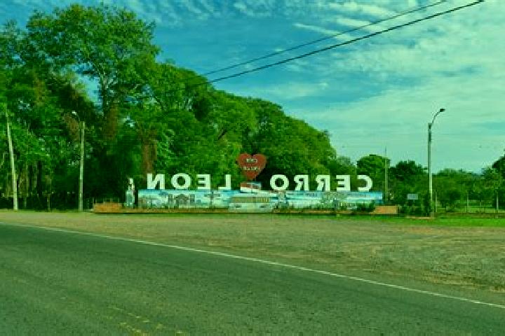 Victoria, 22 — Escort in Paraguari, Paraguay