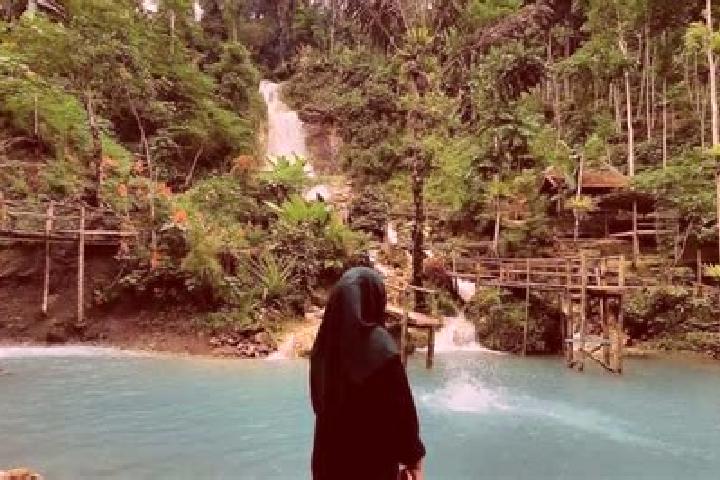 Victoria, 22 — Escort in Ramban Kulon, Indonesia