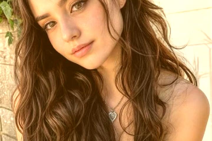 Victoria, 23, a auburn hazel-eyed mediterranean companion based in Yukari Karatas. Offering GFE, Duos, Dinner Date, Tantra. Available for incall and outcall,...