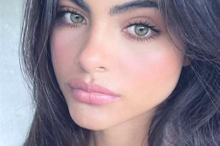 Victoria, 23, a black hazel-eyed mixed companion based in Berasb. Offering GFE, Tantra, Erotic Massage, Massage, Striptease. Available for incall and outcall...