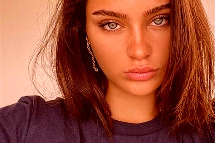 Victoria, 23, a brunette blue-eyed caucasian companion based in Erlang. Offering Duos, 69, OWO, GFE. Available for incall and outcall, day and evening dates.