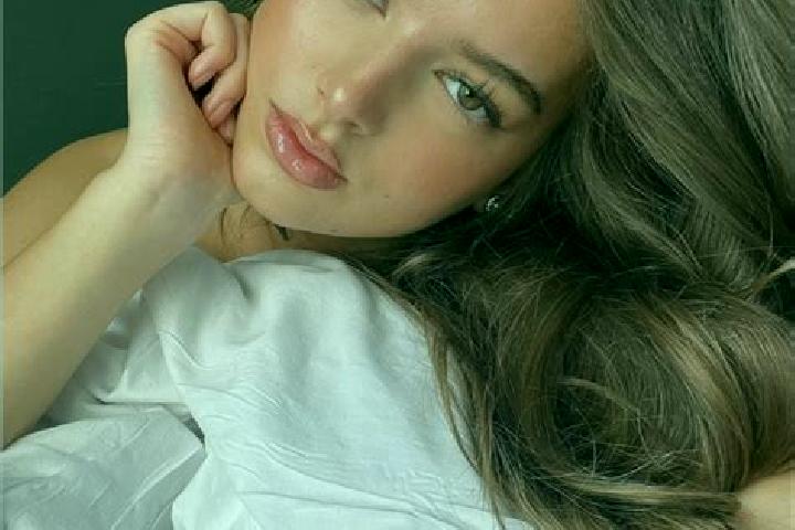 Victoria, 23, a chestnut hazel-eyed caribbean companion based in Golzar-e Bala. Offering Overnight, Tantra. Available for incall and outcall, day and evening...