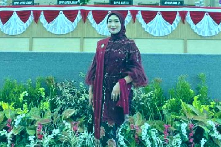 Victoria, 23 — Escort in Kendari, Indonesia