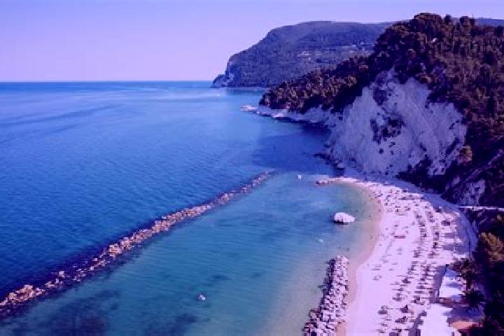 Victoria, 23 — Escort in Mosciano Sant Angelo, Italy