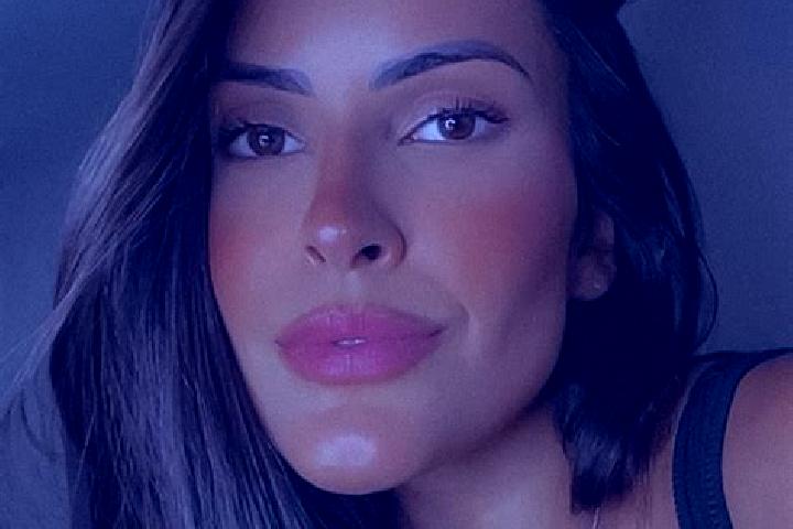 Victoria, 23 — Escort in Porecatu, Brazil