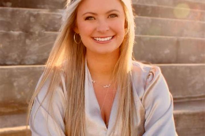Victoria, 23 — Escort in Waveland, United States