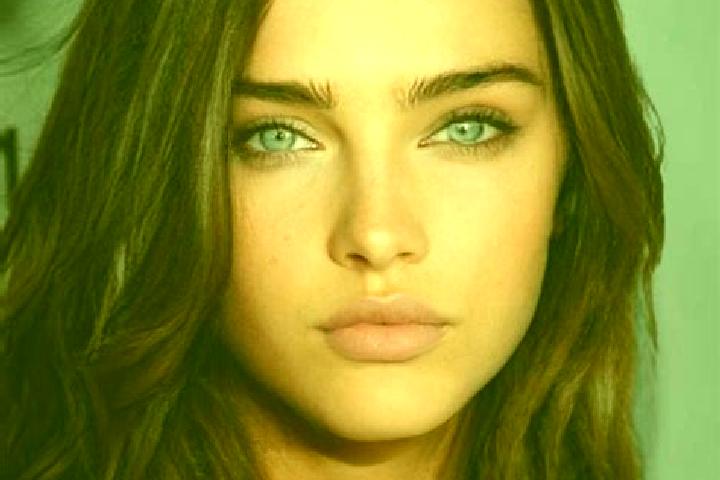 Victoria, 24, a chestnut grey-eyed caucasian companion based in Teugn. Offering Duos, BDSM, Striptease. Available for incall and outcall, day and evening dates.