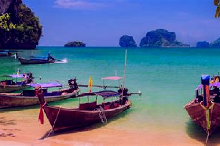 Victoria, 24 — Escort in Hankha, Thailand