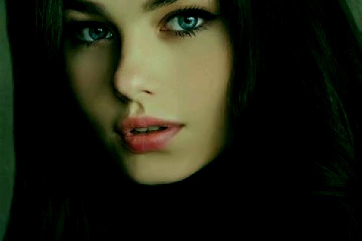 Victoria, 25, a auburn dark-eyed caucasian companion based in Wernshausen. Offering Striptease, A-Level, Erotic Massage, Prostate Massage. Available for inca...