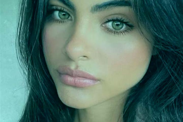 Victoria, 25, a brunette dark-eyed indian companion based in Muddanuru. Offering Fetish, Couples, Striptease. Available for incall and outcall, day and eveni...
