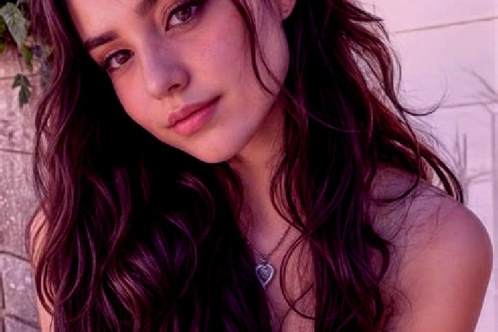 Victoria, 25, a brunette hazel-eyed mediterranean companion based in Amparita. Offering OWO, Massage, Striptease. Available for incall and outcall, day and e...