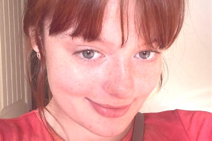 Victoria, 25, a red green-eyed mixed companion based in Llandysul. Offering Dinner Date, CIM, Duos, Overnight. Available for incall and outcall, day and even...