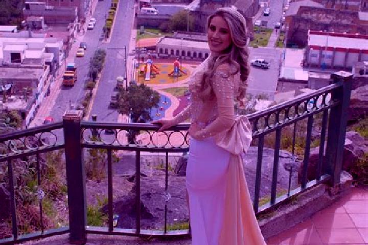 Victoria, 25 — Escort in Guano, Ecuador