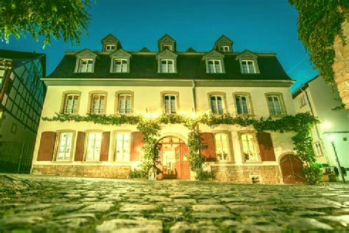 Victoria, 25 — Escort in Ruppertsberg, Germany