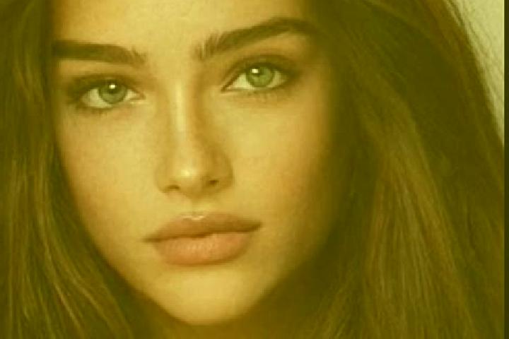 Victoria, 26, a chestnut grey-eyed caucasian companion based in Goruni. Offering GFE, Duos, Roleplay. Available for incall and outcall, day and evening dates.