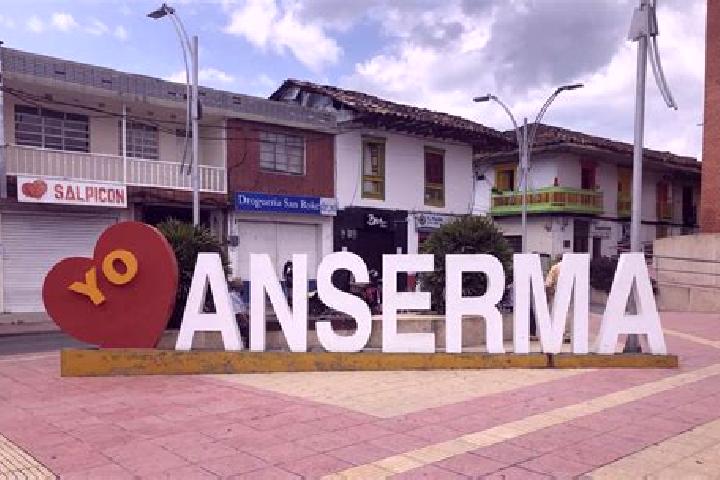 Victoria, 26 — Escort in Anserma, Colombia
