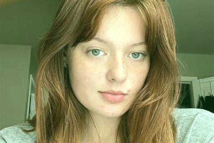 Victoria, 27, a chestnut grey-eyed ebony companion based in Tremedal de Tormes. Offering Dinner Date, Couples, Travel Companion. Available for incall and out...