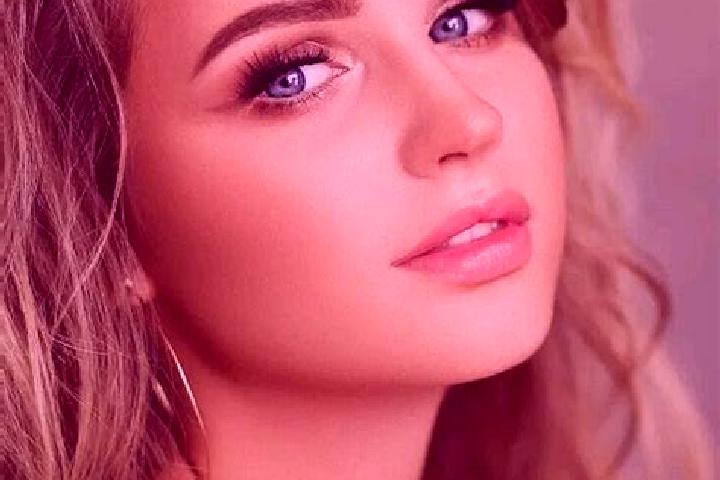 Victoria, 27, a dark blonde blue-eyed indian companion based in Namsai. Offering Deep French Kissing, Girlfriend Experience, Couples, Prostate Massage. Avail...
